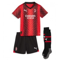 Camiseta AC Milan Christian Pulisic #11 Primera Equipación para niños 2023-24 manga corta (+ pantalones cortos)